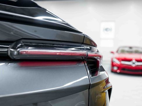 Used 2019 Lamborghini Urus AWD/4WD image 23