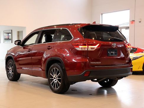 Used 2018 Toyota Highlander SE w/ Protection Package #3 image 24