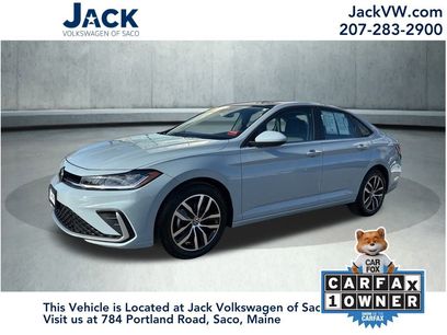 Used 2025 Volkswagen Jetta SE w/ Sunroof Package