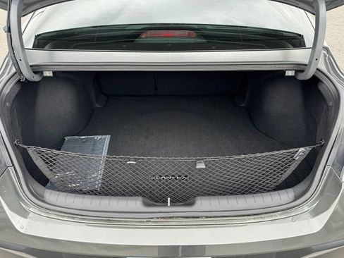 Used 2025 Hyundai Elantra Limited image 15