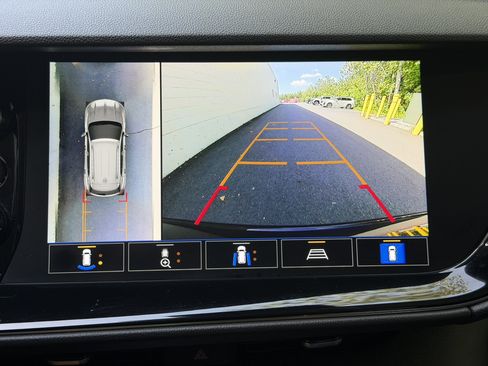 Used 2023 Buick Envision Avenir AWD/4WD image 4