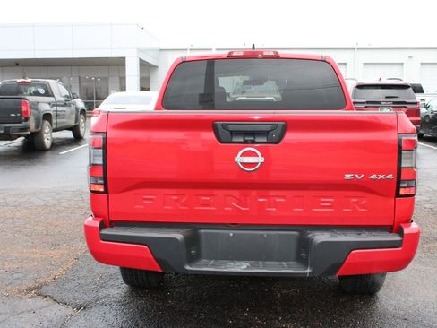 Used 2024 Nissan Frontier SV image 8