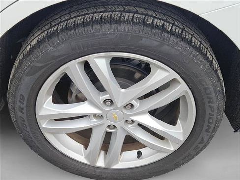 Used 2019 Chevrolet Equinox Premier FWD image 5