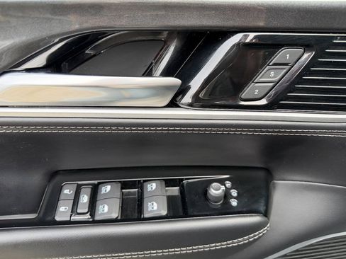 Used 2022 Jeep Wagoneer Series I AWD/4WD image 29