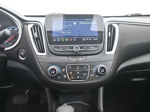 Used 2025 Chevrolet Malibu LT FWD image 12