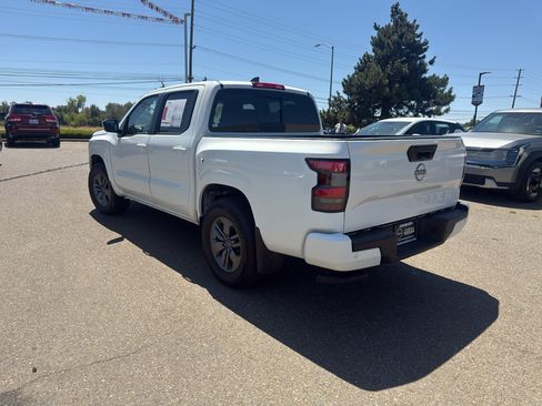 Certified 2025 Nissan Frontier SV RWD image 11