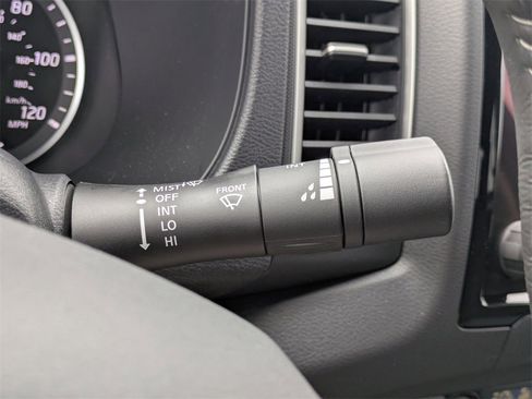 Used 2024 Nissan Frontier SV w/ Hardbody Edition image 24