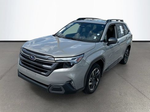 Used 2025 Subaru Forester Limited w/ Popular Package #2 AWD/4WD image 3