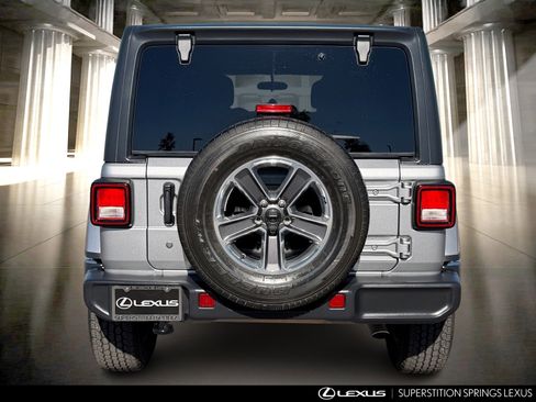 Used 2020 Jeep Wrangler Unlimited Sahara image 6