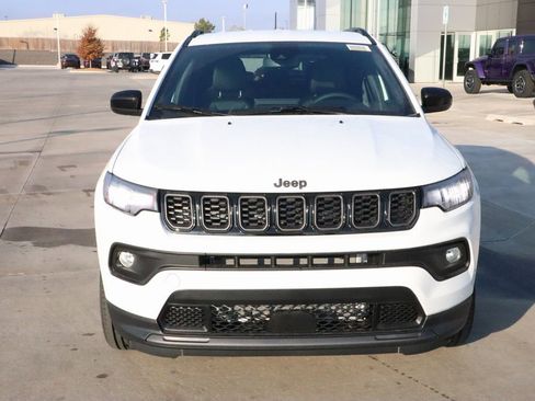 New 2026 Jeep Compass Latitude image 9