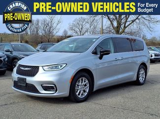 Used 2024 Chrysler Pacifica Touring-L video 1