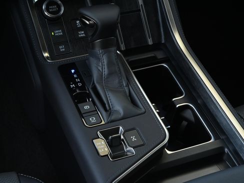 Used 2026 Lexus GX 550 w/ Accessory Package (2T) image 28