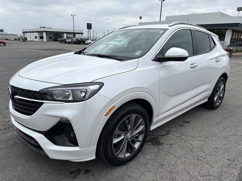 Used 2022 Buick Encore GX Select w/ Sport Touring Package FWD image 3