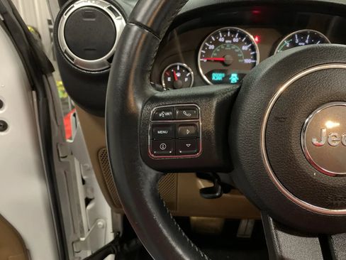 Used 2017 Jeep Wrangler Sahara w/ Connectivity Group image 26