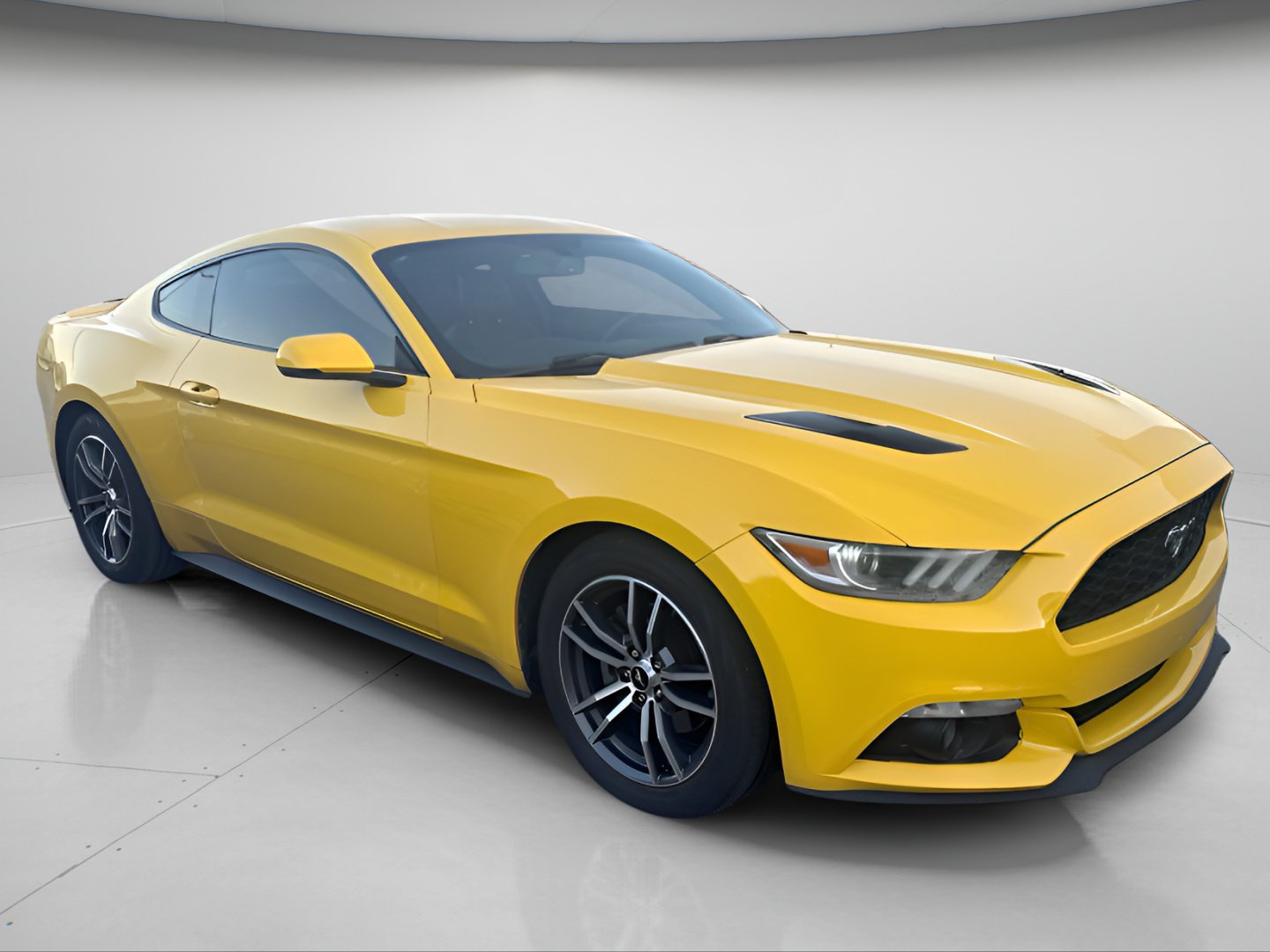 Used 2016 Ford Mustang Premium RWD image 2