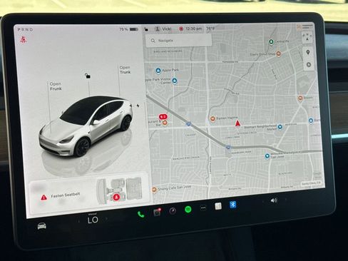 Used 2022 Tesla Model Y Long Range image 17
