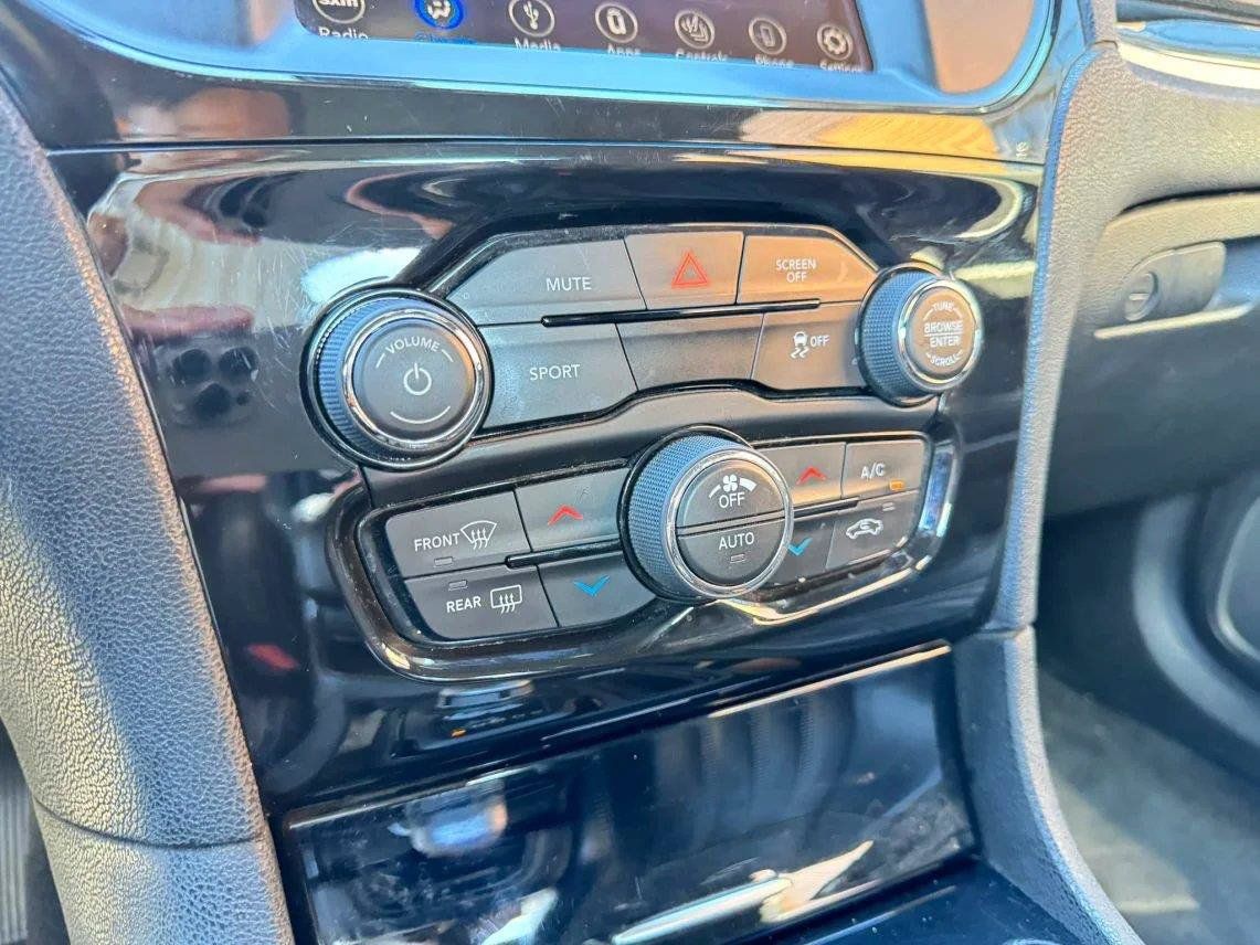 Used 2019 Chrysler 300 S AWD/4WD image 20
