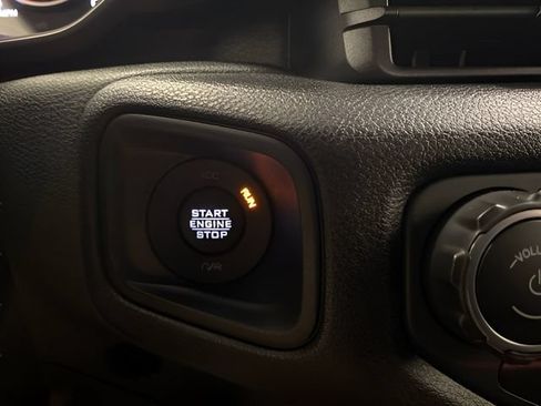 Used 2025 Jeep Wrangler Sport AWD/4WD image 15
