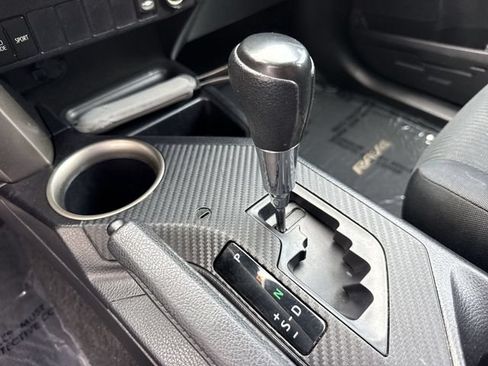 Used 2015 Toyota RAV4 LE FWD image 20