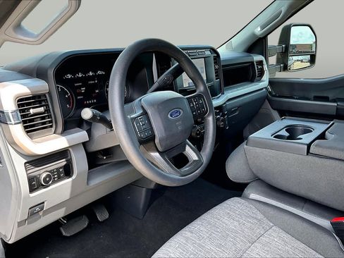 Used 2023 Ford F250 XL w/ STX Appearance Package AWD/4WD image 18