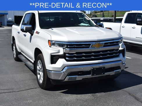 Used 2025 Chevrolet Silverado 1500 LTZ w/ LTZ Premium Package image 6