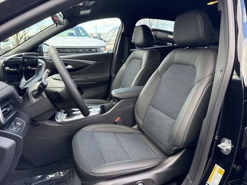 Used 2025 Buick Envista Preferred w/ Convenience I Package image 12