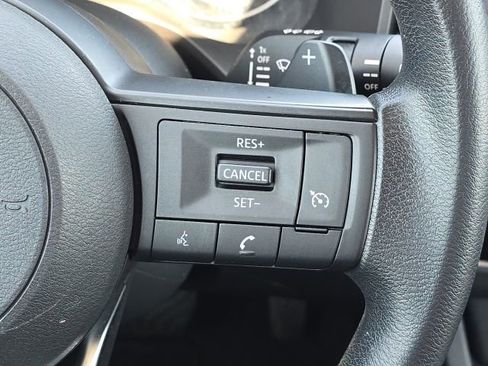 Used 2024 Nissan Rogue S AWD/4WD image 35