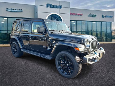 Used 2023 Jeep Wrangler Unlimited Sahara w/ Cold Weather Group image 1