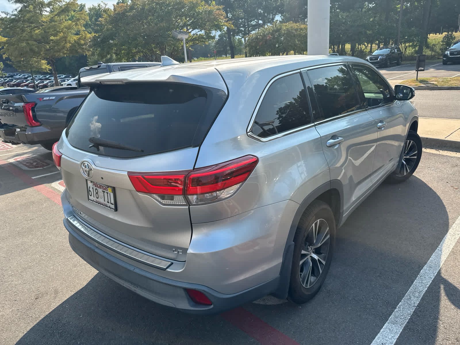 Used 2018 Toyota Highlander Plus FWD image 7