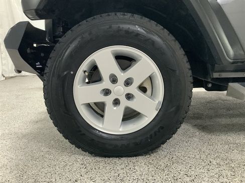 Used 2018 Jeep Wrangler Unlimited Sport AWD/4WD image 13