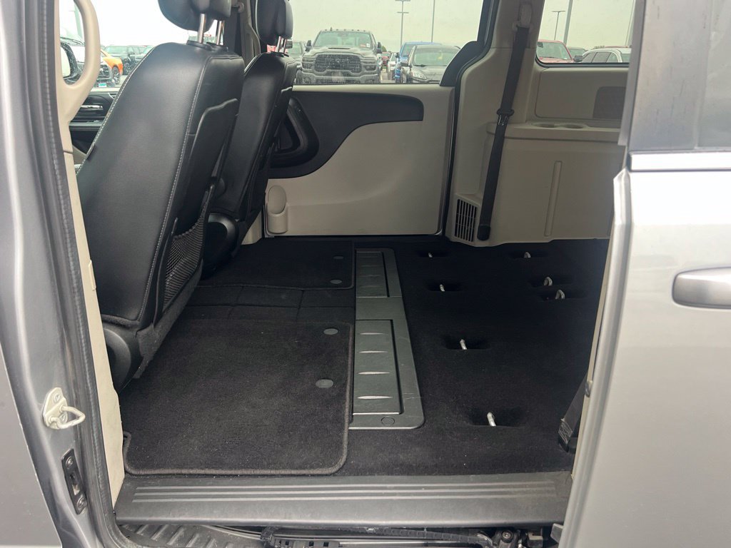 Used 2018 Dodge Grand Caravan SXT FWD image 7