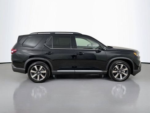 Used 2025 Honda Pilot Touring image 18