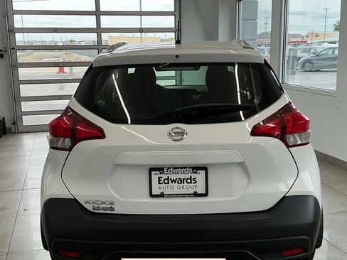 Used 2018 Nissan Kicks S FWD image 8