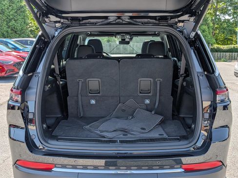 Used 2025 Jeep Grand Cherokee L Limited image 14