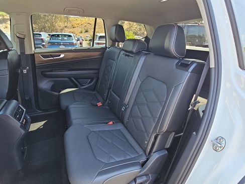 Certified 2024 Volkswagen Atlas SE AWD/4WD image 16