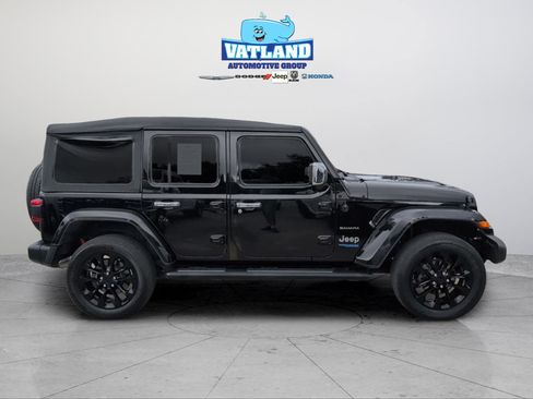 Used 2021 Jeep Wrangler Unlimited Sahara w/ Safety Group image 6