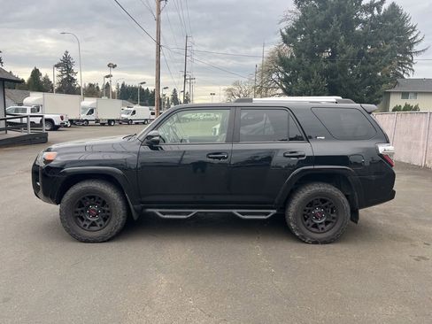 Used 2019 Toyota 4Runner SR5 Premium image 4