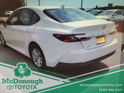 Used 2025 Toyota Camry LE FWD image 13