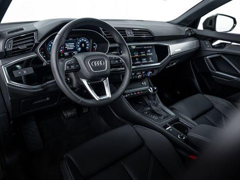 Certified 2025 Audi Q3 2.0T Premium w/ Convenience Package image 9