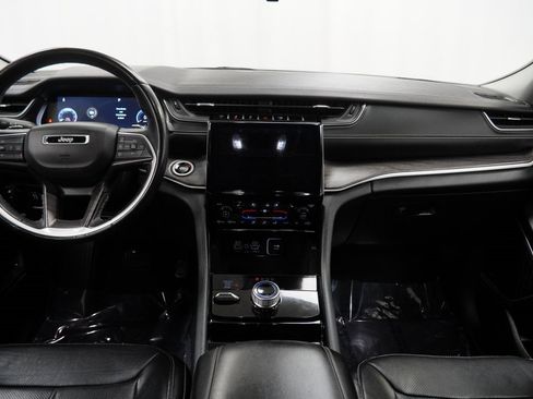 Certified 2022 Jeep Grand Cherokee Limited w/ Luxury Tech Group II image 25