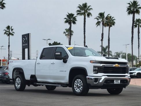 Used 2024 Chevrolet Silverado 2500 LT image 36