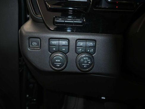 Used 2022 Chevrolet Silverado 1500 ZR2 w/ Technology Package AWD/4WD image 15