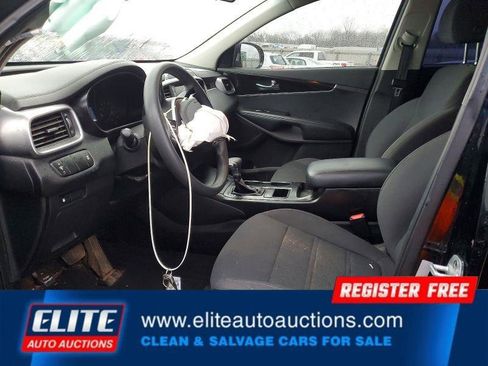 Used 2019 Kia Sorento L image 14