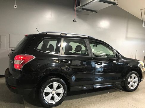 Used 2015 Subaru Forester 2.5i w/ Alloy Wheel Package image 3