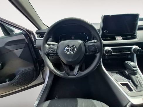 Used 2025 Toyota RAV4 XLE AWD/4WD image 12
