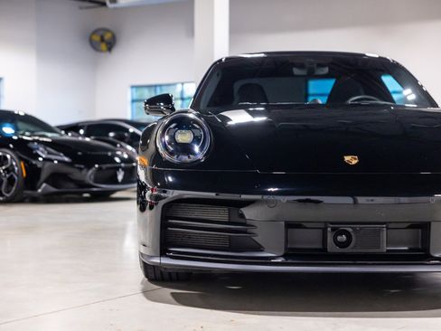 Used 2025 Porsche 911 Carrera RWD image 20