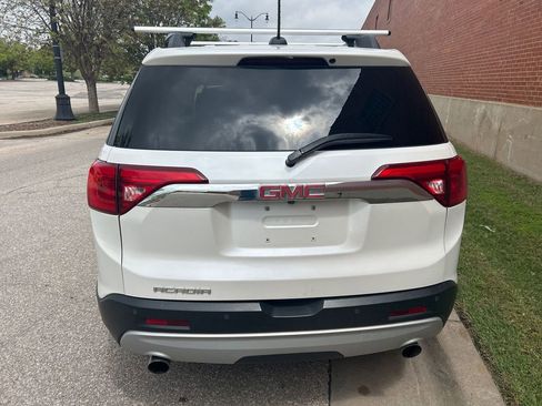 Used 2018 GMC Acadia SLT image 3