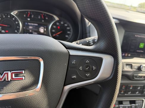 Used 2024 GMC Terrain SLE AWD/4WD image 15
