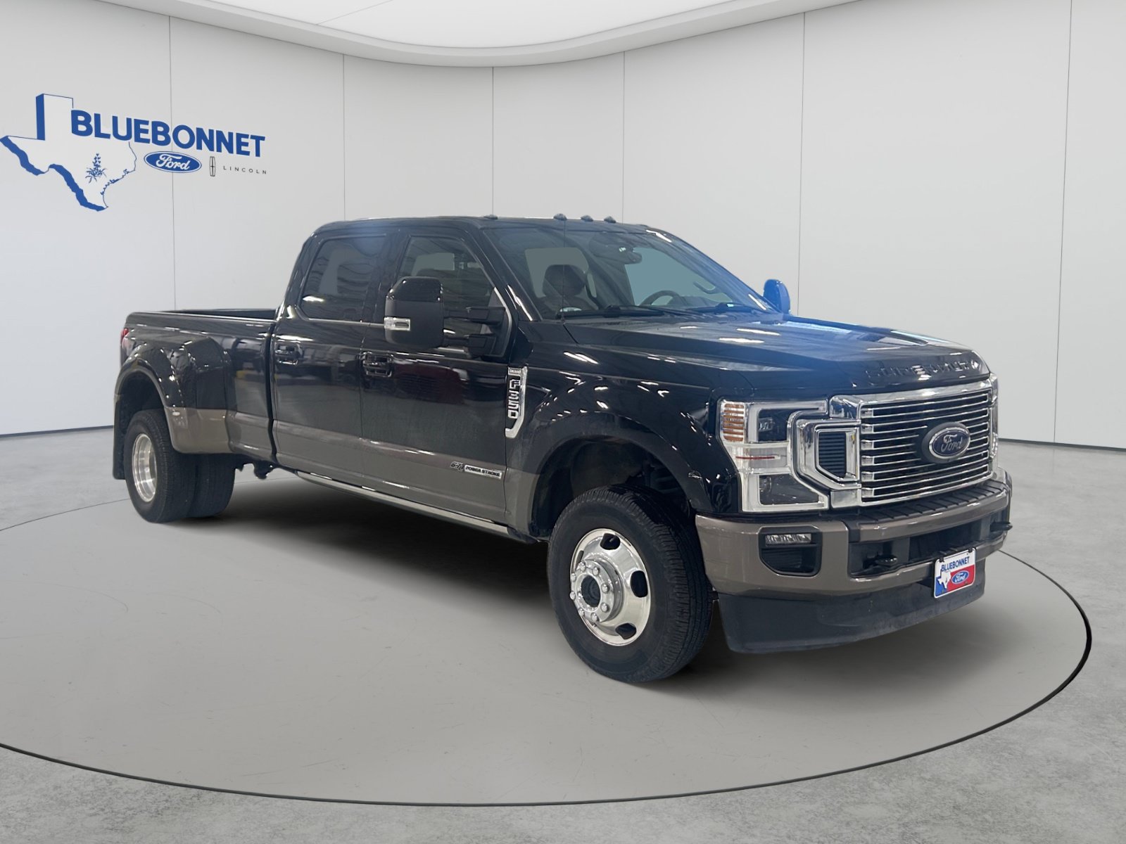 Used 2021 Ford F350 King Ranch w/ King Ranch Ultimate Package AWD/4WD image 3