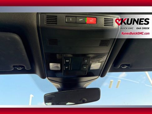 Used 2025 Volkswagen Jetta Sport image 20